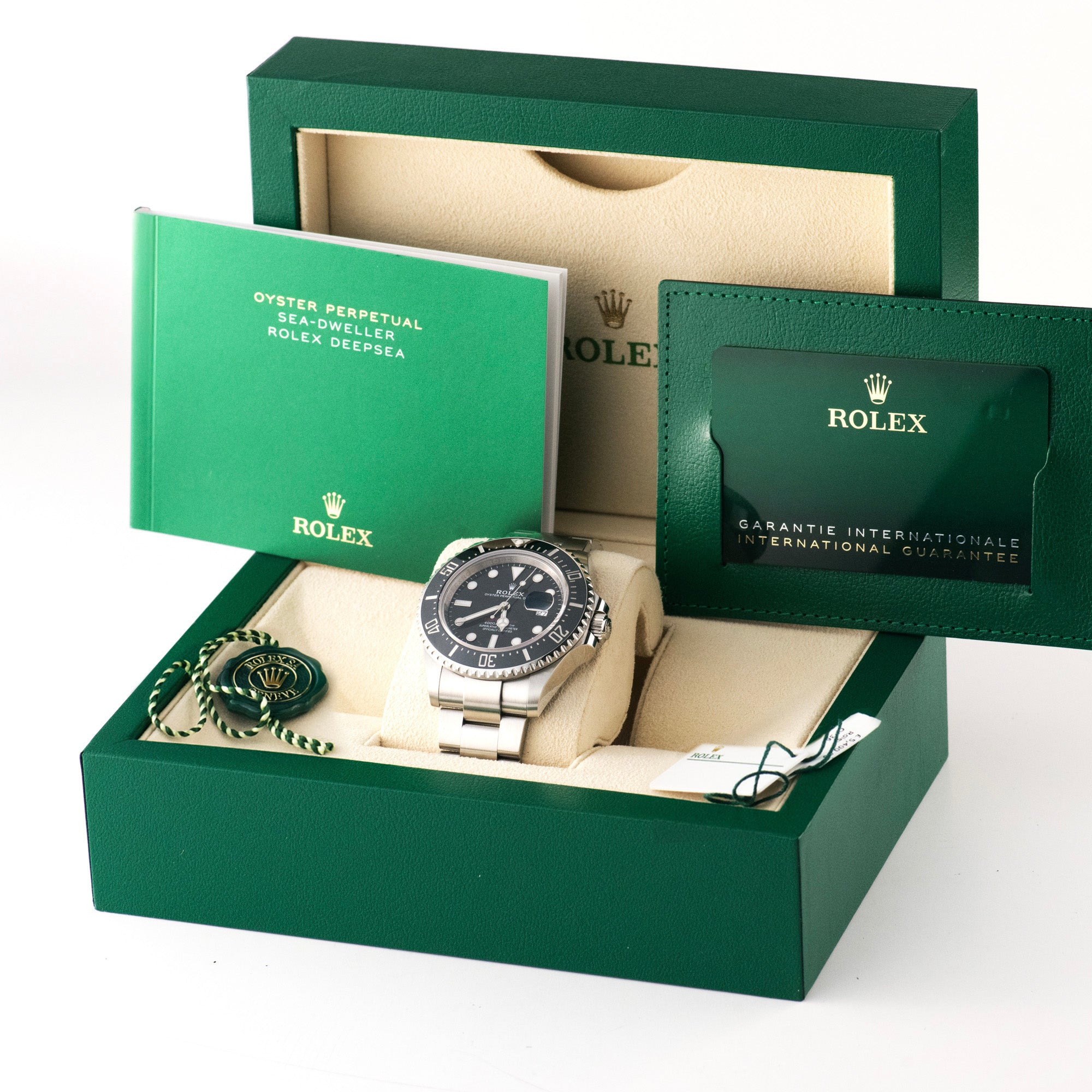 Sea-Dweller, 126600-0002