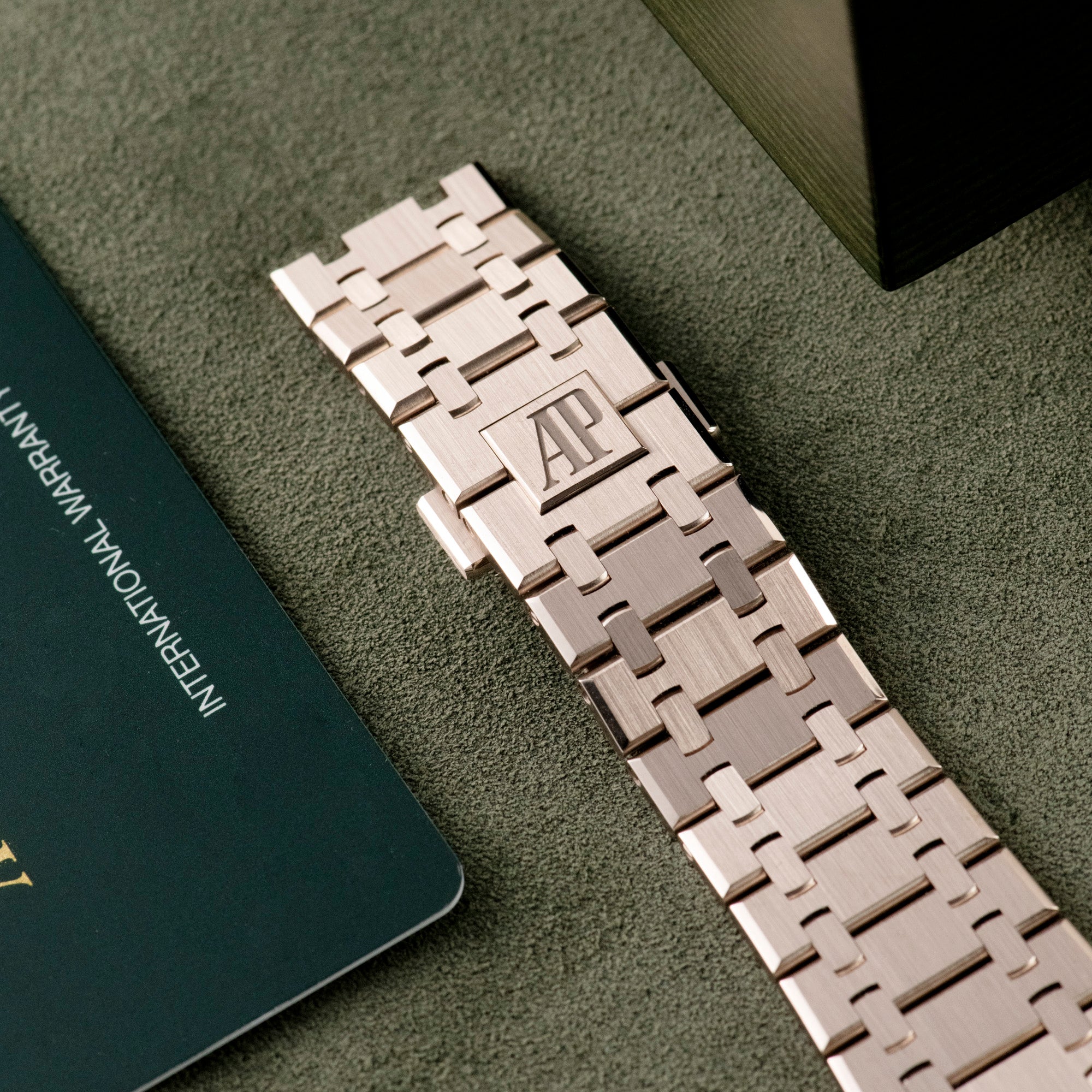 Royal Oak Flying Tourbillon, 26735SG.OO.1320SG.01