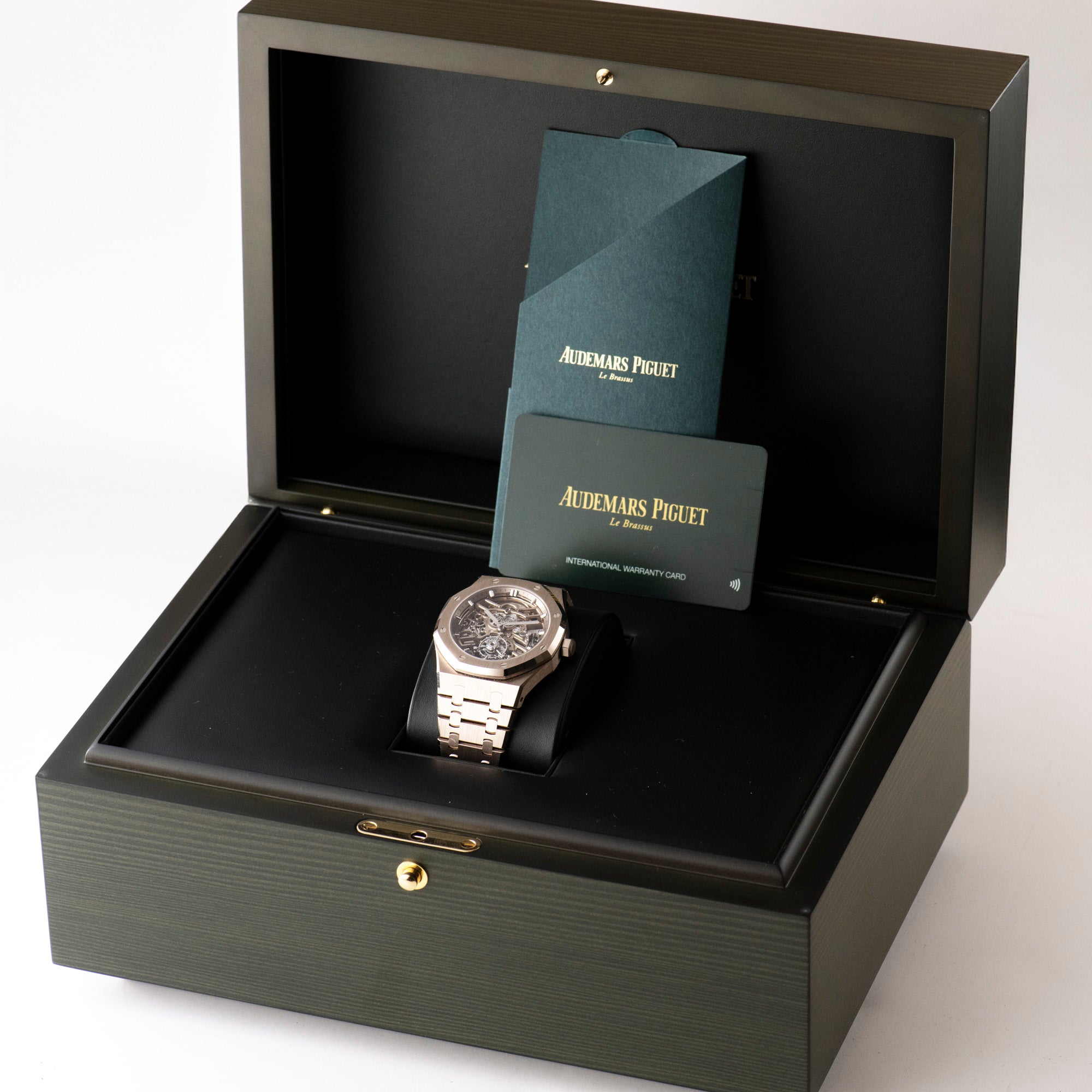 Royal Oak Flying Tourbillon, 26735SG.OO.1320SG.01