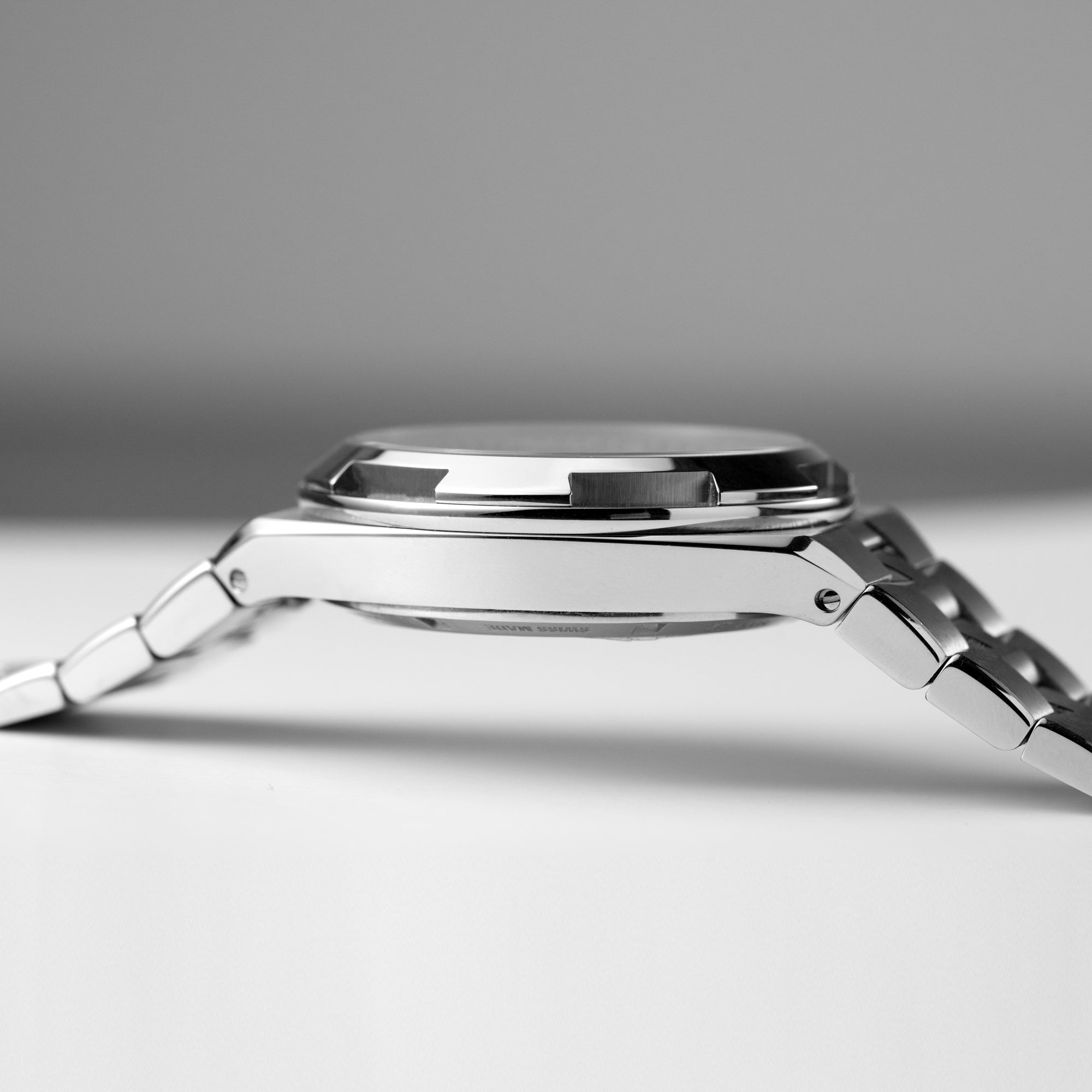 Overseas Dual Time, 7900V