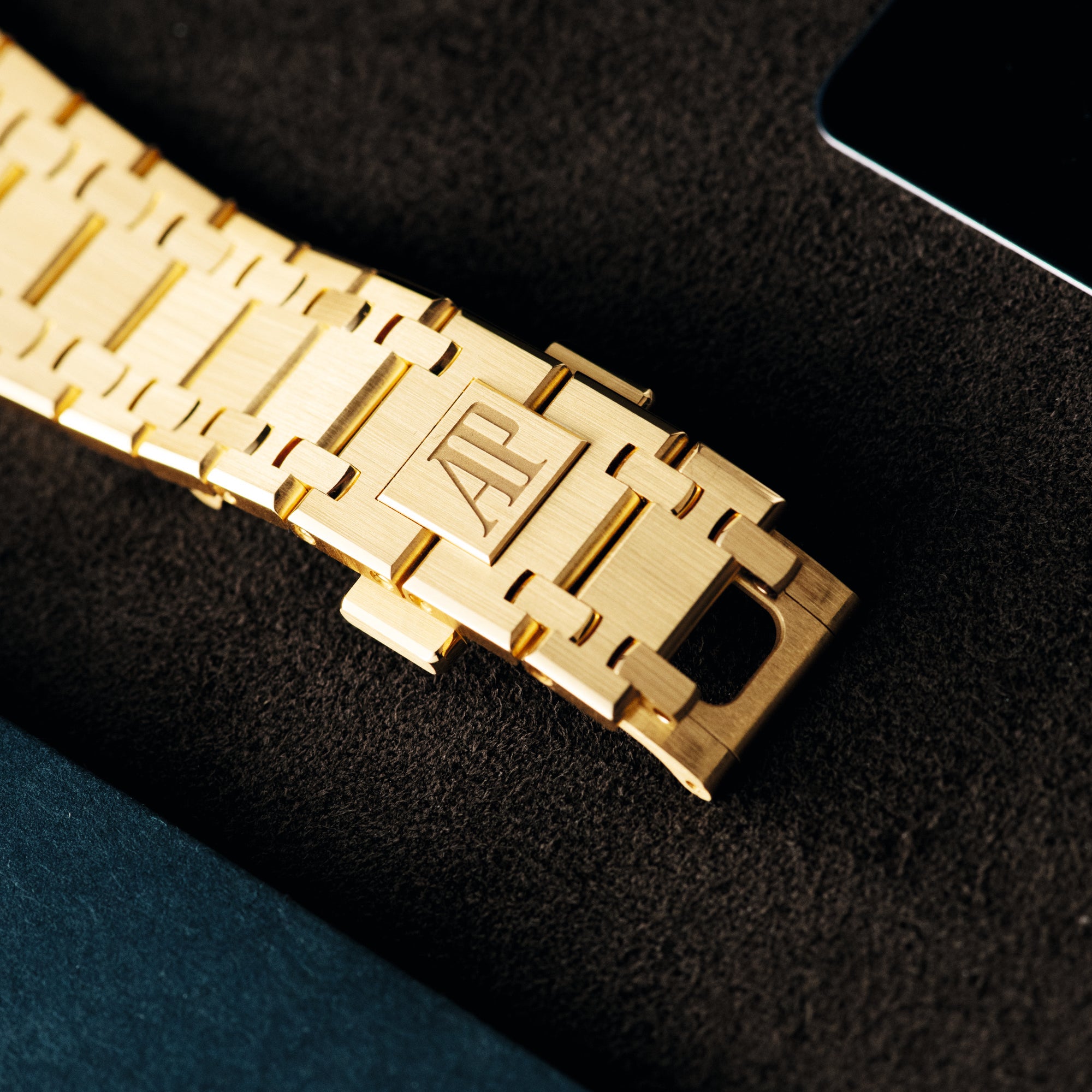 Royal Oak, 16202BA