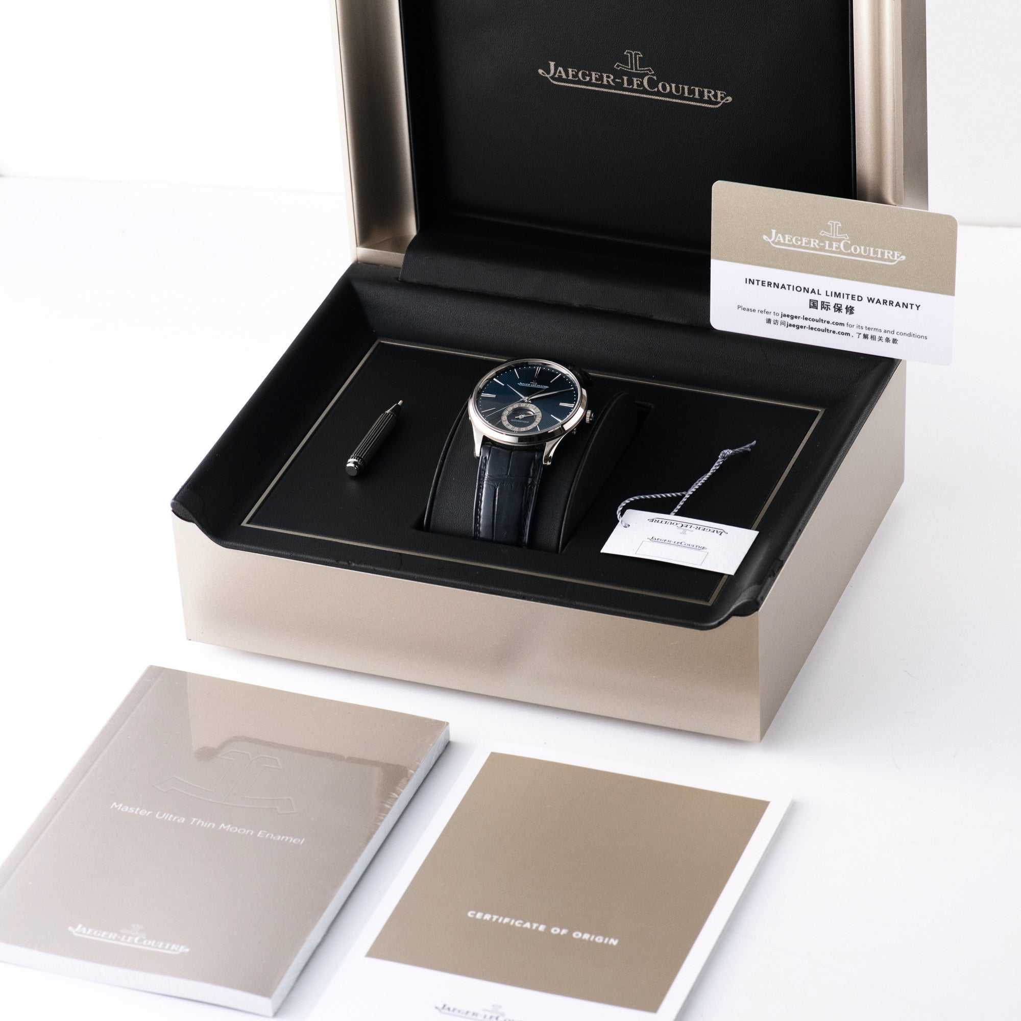 Master Ultra Thin Moon Enamel, Q13635E1