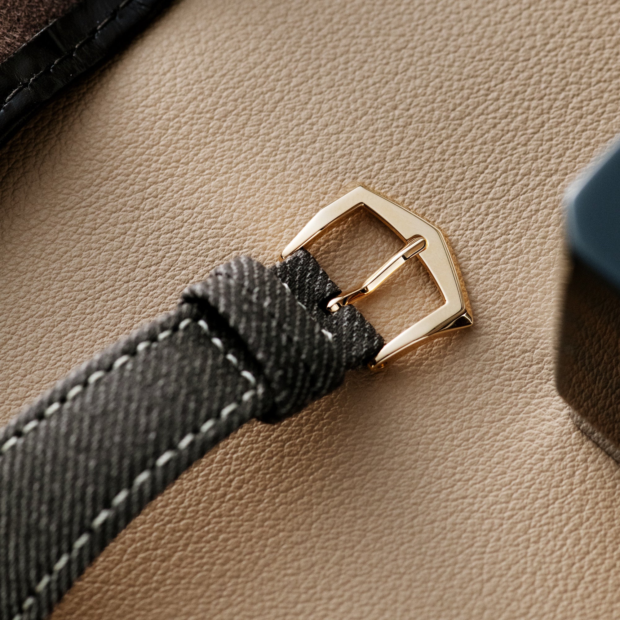 Complications, 4946R-001