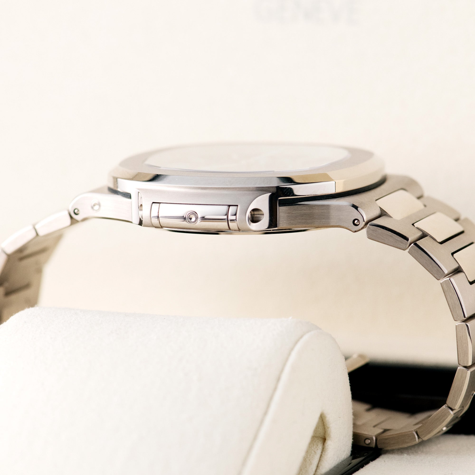 Nautilus Perpetual Calendar, 5740/1G-001