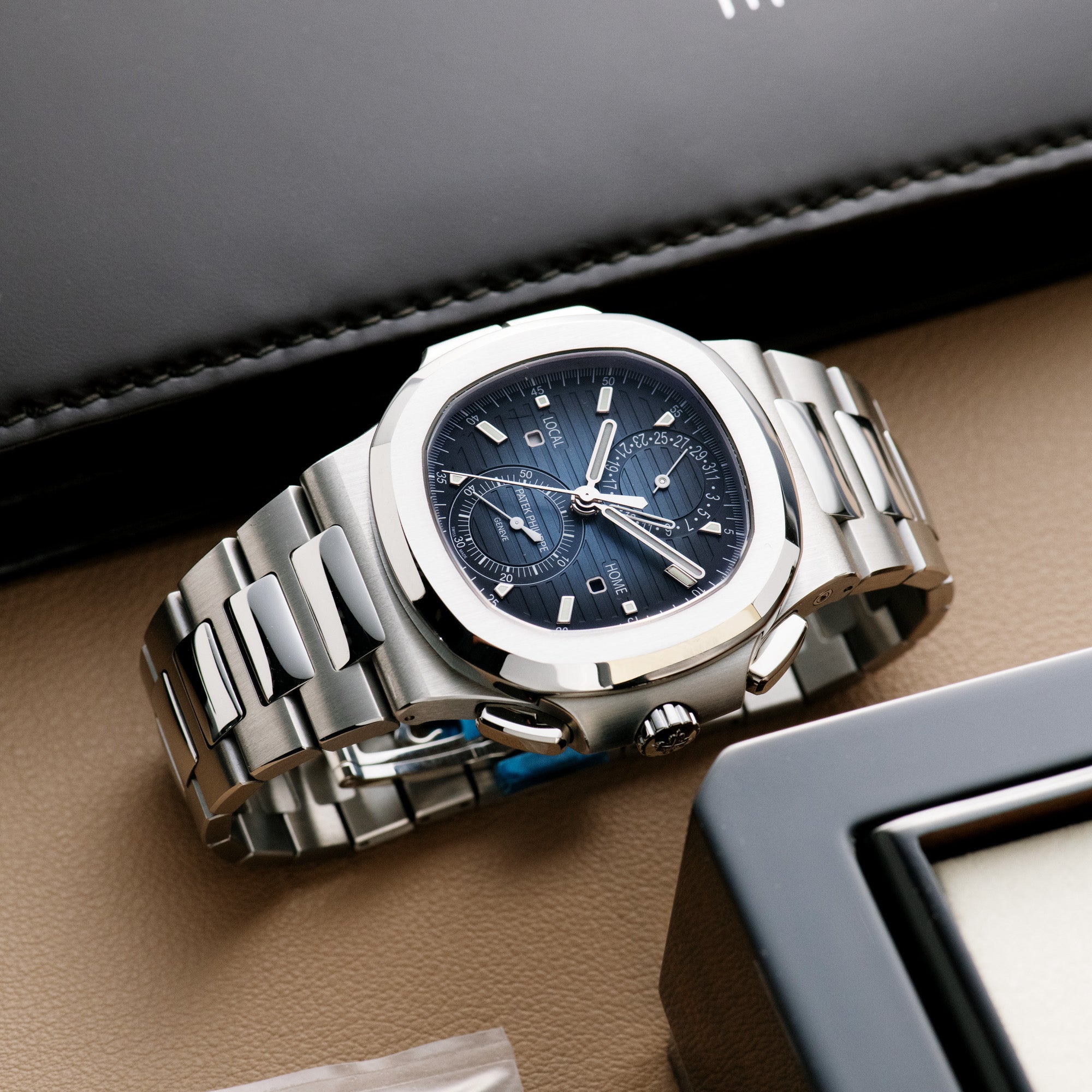 Nautilus Travel Time Chronograph, 5990/1A-011
